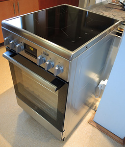 Uus induktsioonpliit Electrolux (4 foto / 5)