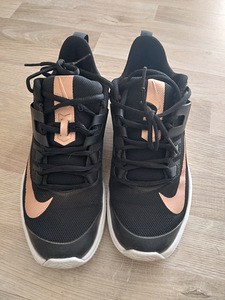 Nike tossud.nr.38 (3 foto / 3)