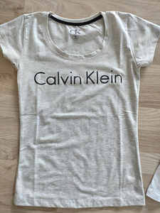 Calvin Klein t-särk,xs (3 foto / 3)