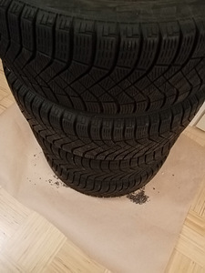 Pirelli ICE ZERO FR 205/60 R16 (7mm) (1 foto / 7)