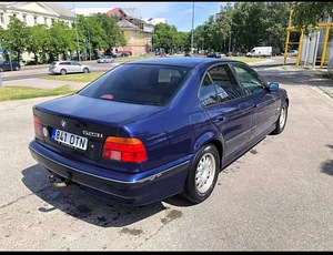 BMW 523 мануал (3 фото из 6)