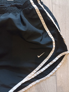 Шорты nike для девочек размер m (4 фото из 4)