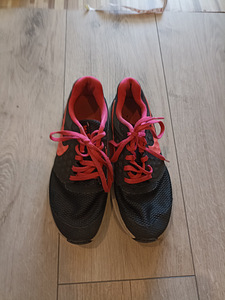 Кроссовки Nike для девочки 35.5 (1 фото из 5)