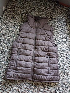 Uus vest naistele suurus 40 (1 foto / 4)