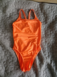 Adidas ujumistrikoo naistele suurus 42 (1 foto / 5)