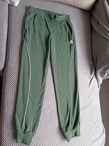 Adidas uued dressipüksid naistele suurus S (1 foto / 4)