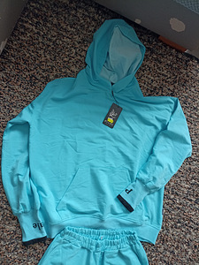 Uus dressikomplekt naistele suurus 44poes oli hind 58 euro!! (2 foto / 6)