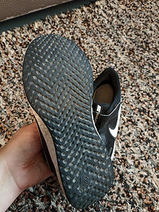 Nike tossud poisile suurus 35 (5 foto / 8)
