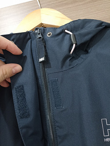 Uus HELLY HANSEN UUS jope naistele suurus m-l (6 foto / 6)