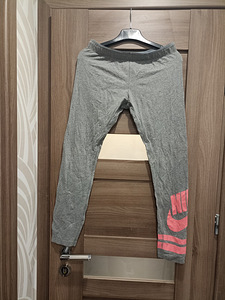 Nike retuusid tüdrukule suurus 146-157 (1 foto / 6)