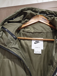 Nike poolmantel naistele suurus M (7 foto / 10)