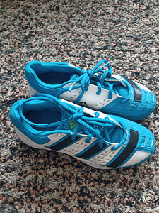 Adidas jalgpalli puutsad suurus 36.5 korralikud (1 foto / 6)