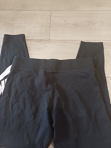 Nike korralikud retuusid naistele suurus L (6 foto / 6)