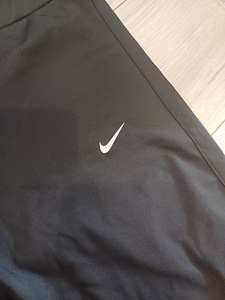 Nike retuusid naistele suurus m-l nagu uued (4 foto / 7)