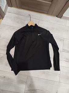 Nike korralik dressipusa naistele suurus S (1 foto / 6)