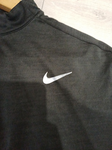 Nike korralik dressipusa naistele suurus S (2 foto / 6)