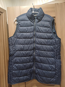 Uus vest naistele suurus L (1 foto / 7)