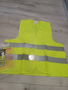 Uus vest naistele suurus m (3 foto / 3)
