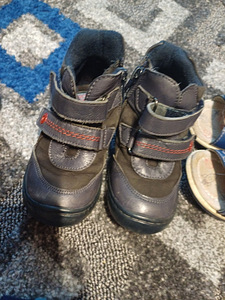 Nike jalatsid poisile suurus 23-24 hind kõik koos (2 foto / 10)