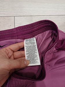 Nike Uued lühikesed püksid naistele suurus m (3 foto / 6)