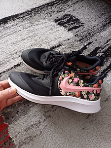 Nike приличные кроссовки для девочки 38,5 (2 фото из 8)