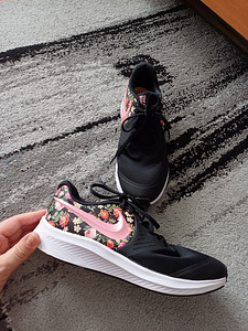 Nike приличные кроссовки для девочки 38,5 (7 фото из 8)
