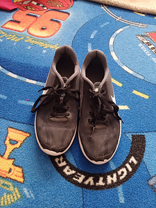 Nike tossud poisile suurus 37.5 (3 foto / 6)