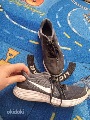 Кроссовки Nike для мальчиков размер 37,5 (фото #5)