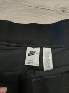 Nike uued lühikesed püksid naistele xxxl (3 foto / 7)