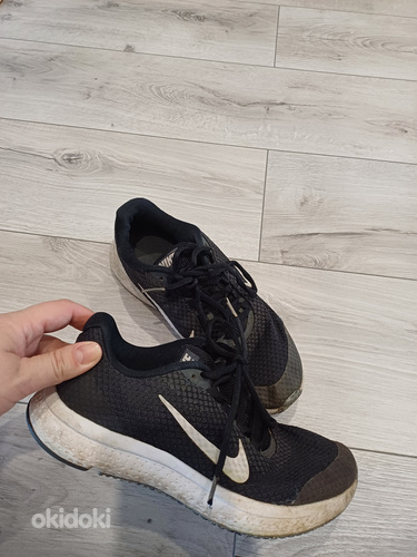Кроссовки Nike для мальчиков размер 37,5 (фото #3)