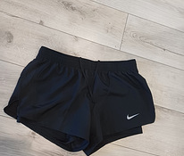 Новые женские шорты Nike размера L