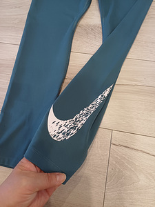 Nike uued leggings naistele suurus L (2 foto / 5)