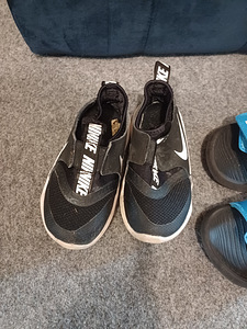 Nike tossud 25 ja puma sandaalid 25 hind kõik koos (2 foto / 6)