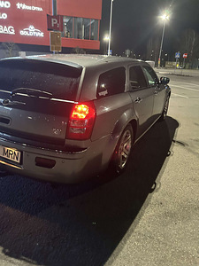 Chrysler 300C Touring (4 фото из 6)