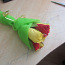 Цветы и букеты из гофрированной бумаги и конфет (фото #3)