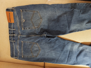 Emporio Armani,34 (2 foto / 6)