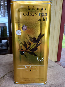 Высококачественное оливковое масло Extra Virgin Gold из Греции.