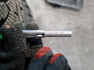 BMW 17" veljed koos Nokian Hakkapelliita 4 rehvidega (8 foto / 8)
