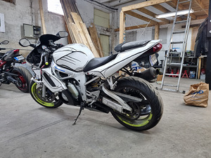 Yamaha R6 1999 varuosad (3 foto / 10)