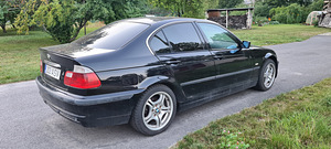 BMW 320 Е46 (3 фото из 4)