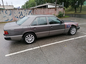 MB E250d (3 foto / 3)