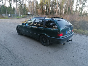 BMW 316i 75kw (3 foto / 11)