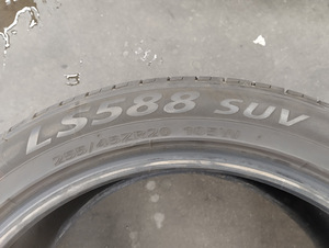 255/45/20 Landsail suverehvid (7 foto / 8)