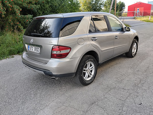 MB ML320CDI 165kw (5 foto / 7)