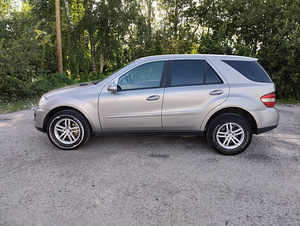 MB ML320cdi 165kw (5 foto / 9)