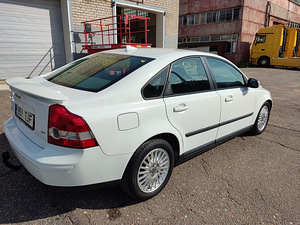 VOLVO S 40 2007 года (5 фото из 15)