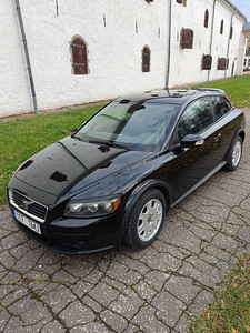 VOLVO C30 2007 г. (8 фото из 13)