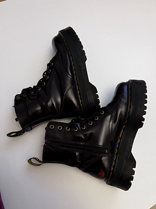 Dr. Martens (4 foto / 8)