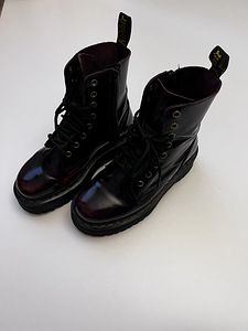 Dr. Martens (8 foto / 8)
