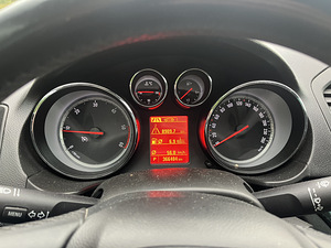 OPEL INSIGNIA SPORTS TOURER 4x4 2.0 118kW (8 foto / 8)